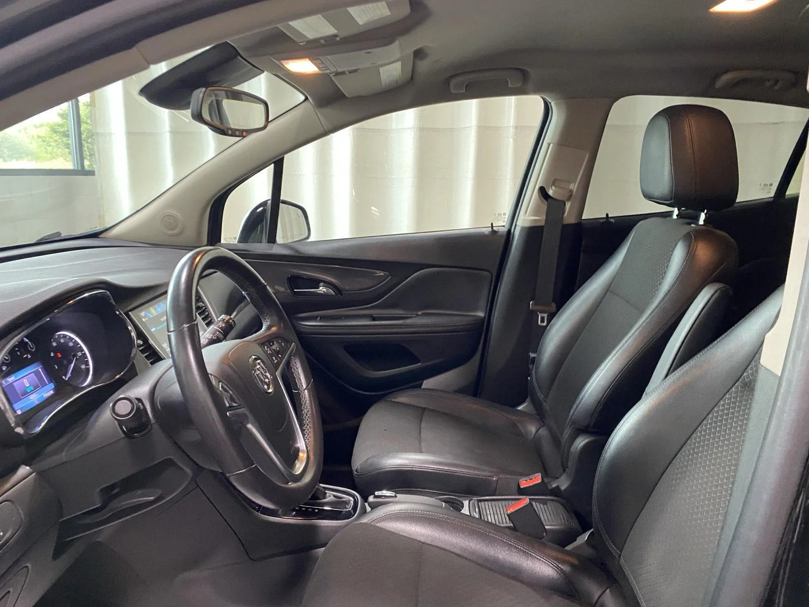 Used 2020 Ebony Twilight Metallic Buick Preferred image 15