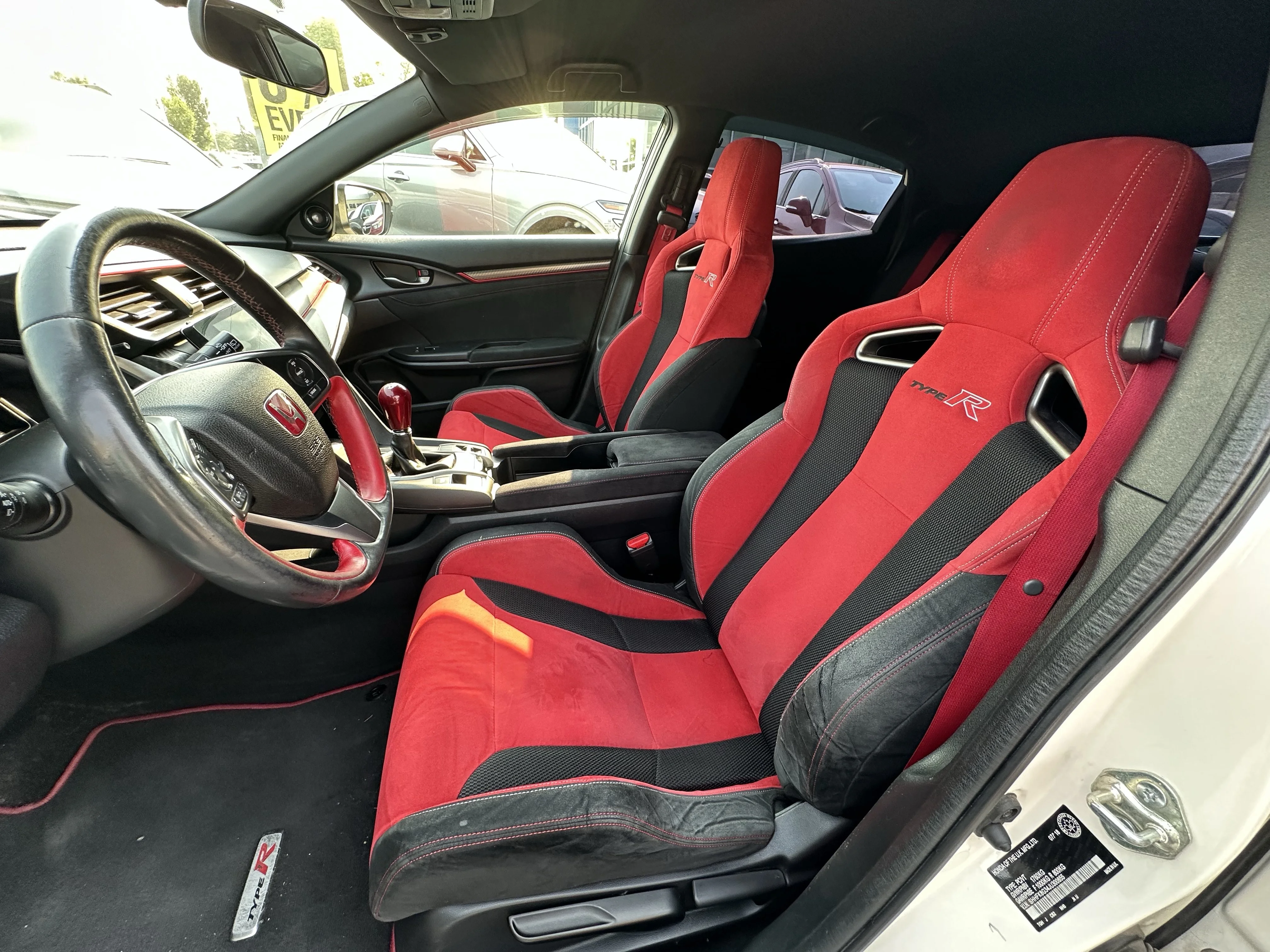 Used 2018 White Honda  image 9