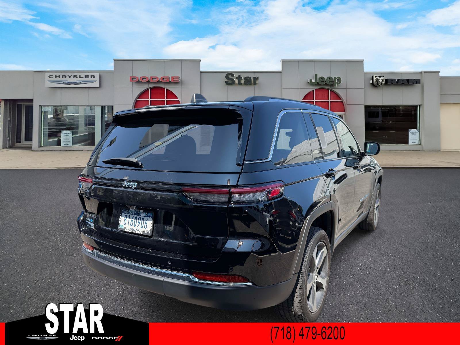 Used 2023 Diamond Black Crystal Pearlcoat Jeep 4xe image 6
