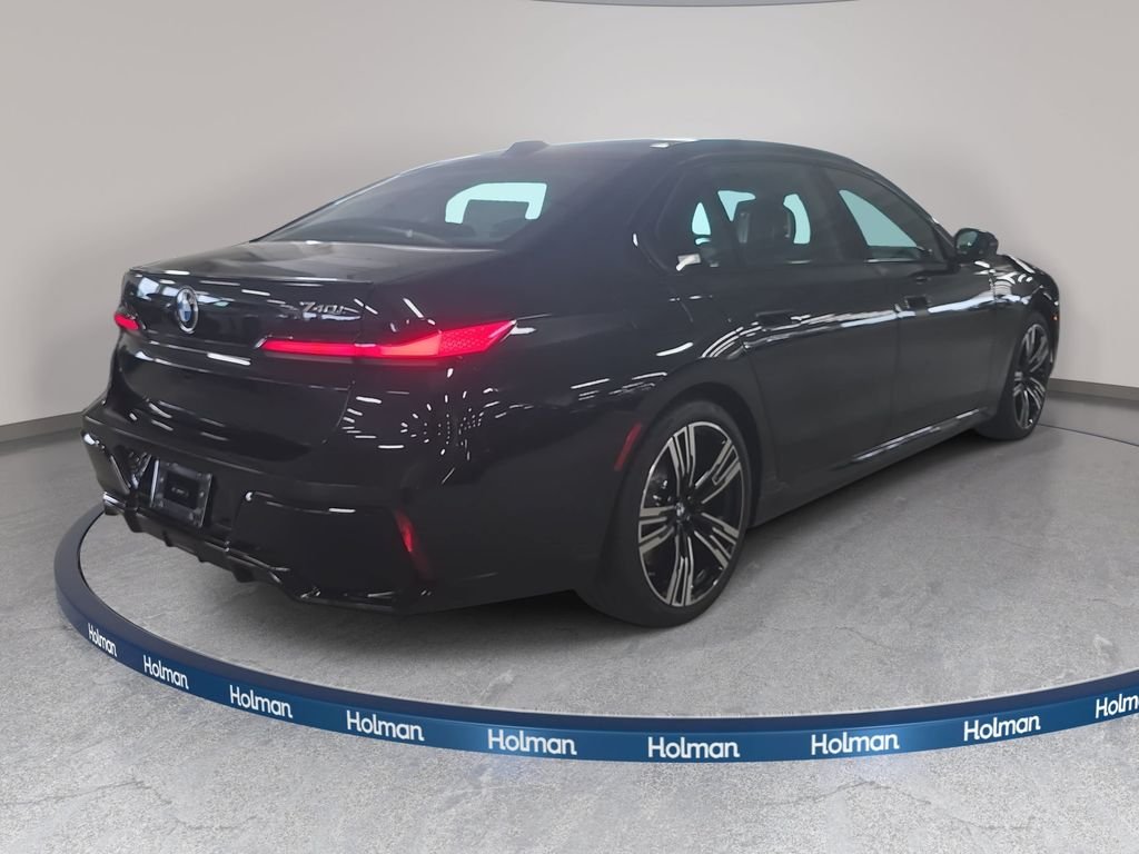 New 2026 Black Sapphire Metallic BMW 740i image 4