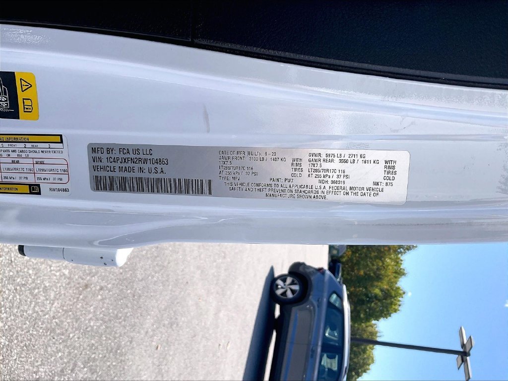 Used 2024 Bright White Clearcoat Jeep Rubicon image 31