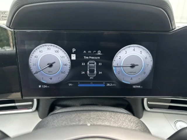 Used 2025 White Hyundai Limited image 19