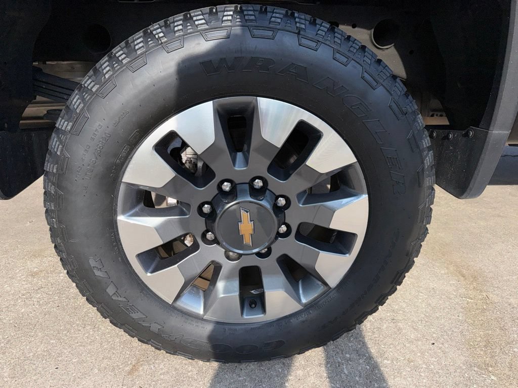 Used 2023 Black Chevrolet Custom image 49