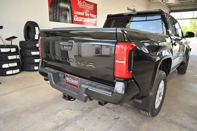 2026 Toyota Tacoma SR5 - Photo 6