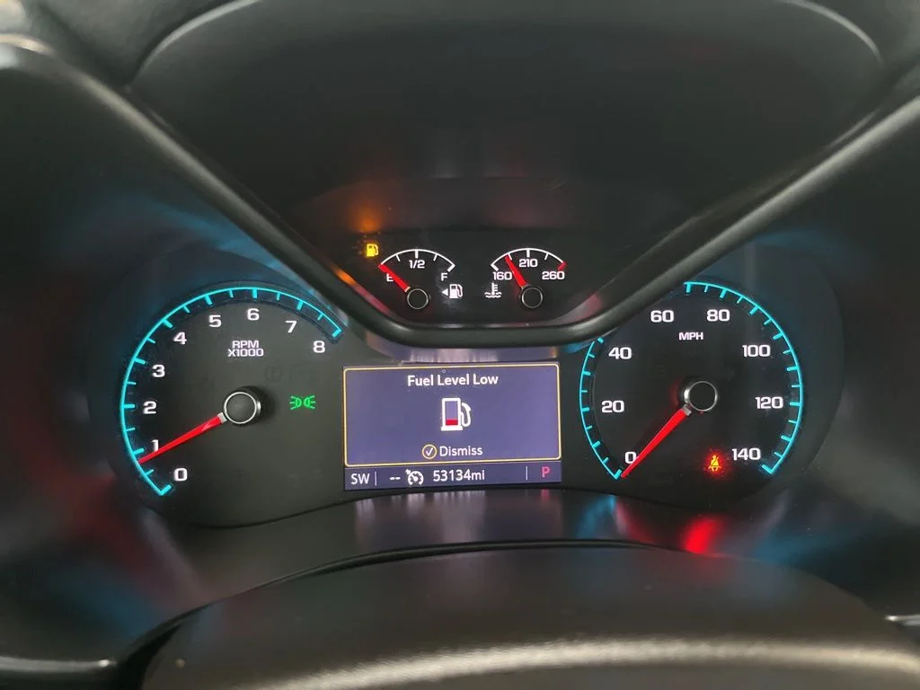 Used 2020 Silver Chevrolet Z71 image 8
