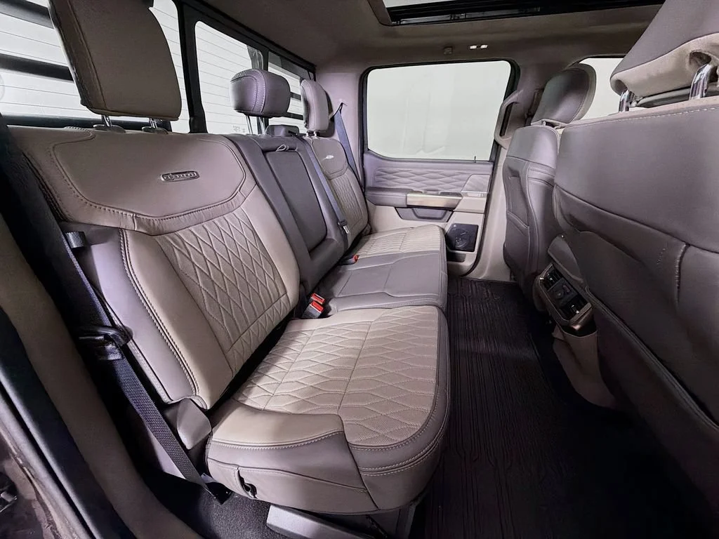 Used 2025  Ford XL image 25