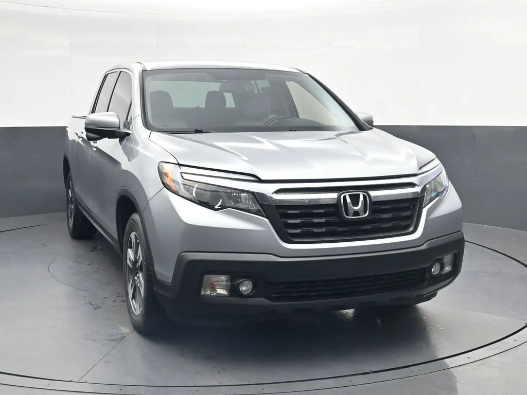 Used 2017  Honda RTL-T image 2