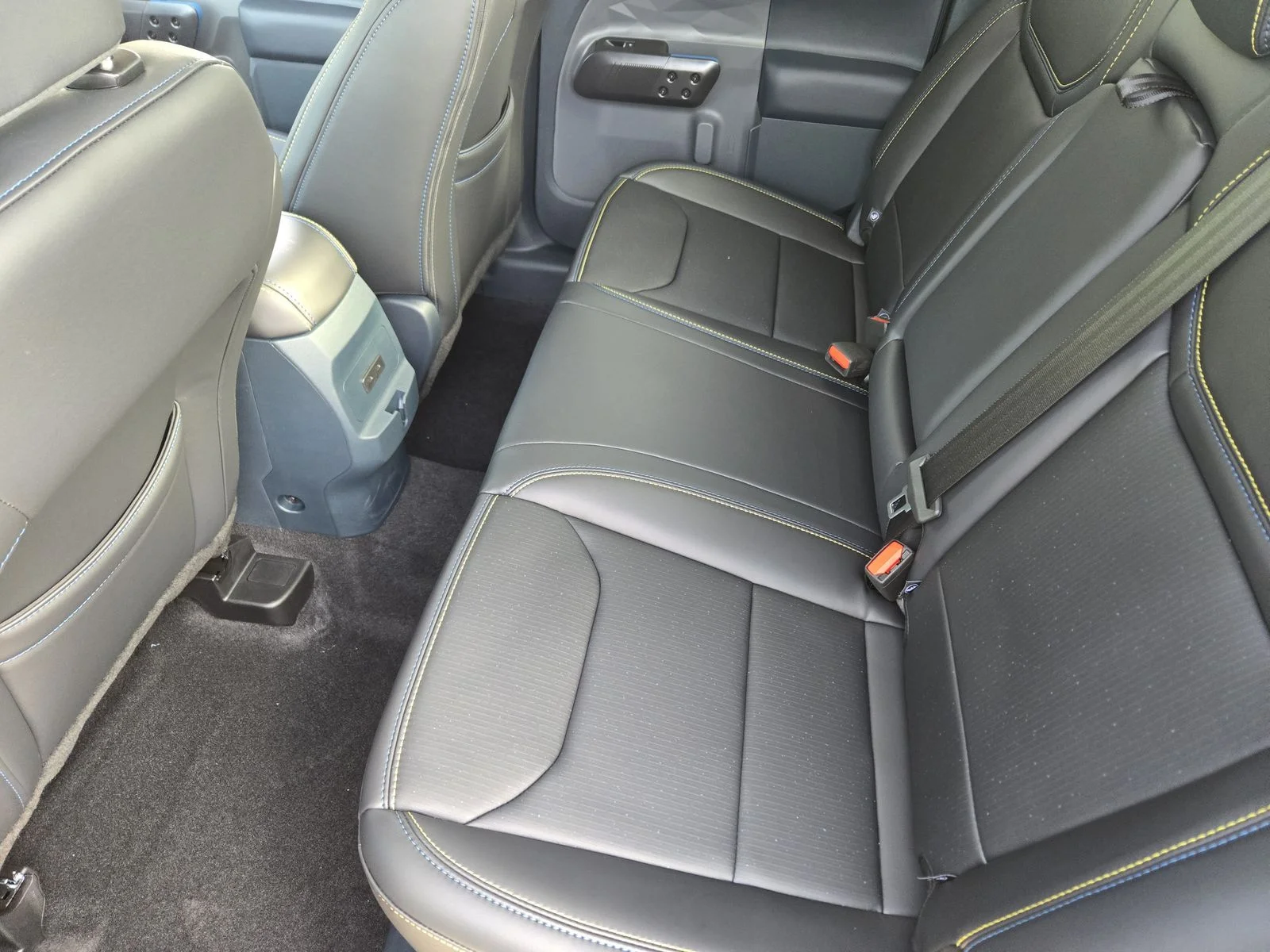 New 2026 Carbonized Gray Metallic Ford Lobo™ image 18