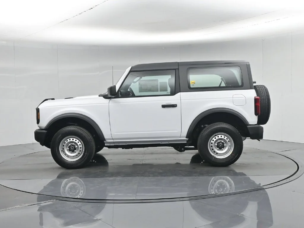 New 2026 Oxford White Ford Base image 25