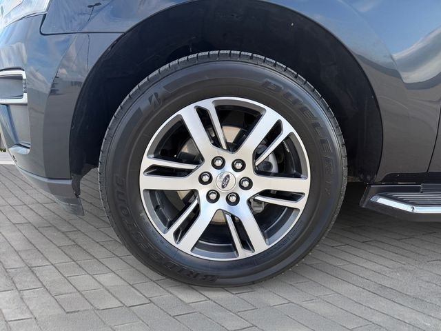 Used 2023 Black Ford Limited image 9