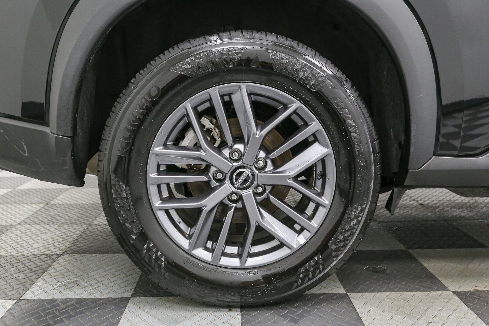 Used 2026 Super Black Nissan SV image 16
