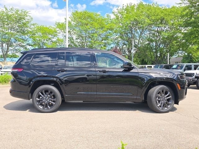 New 2026 Diamond Black Crystal Pearl-Coat Exterior Paint Jeep Limited Reserve image 33