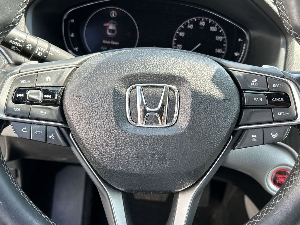 Used 2018 Lunar Silver Metallic Honda Touring 2.0T image 14
