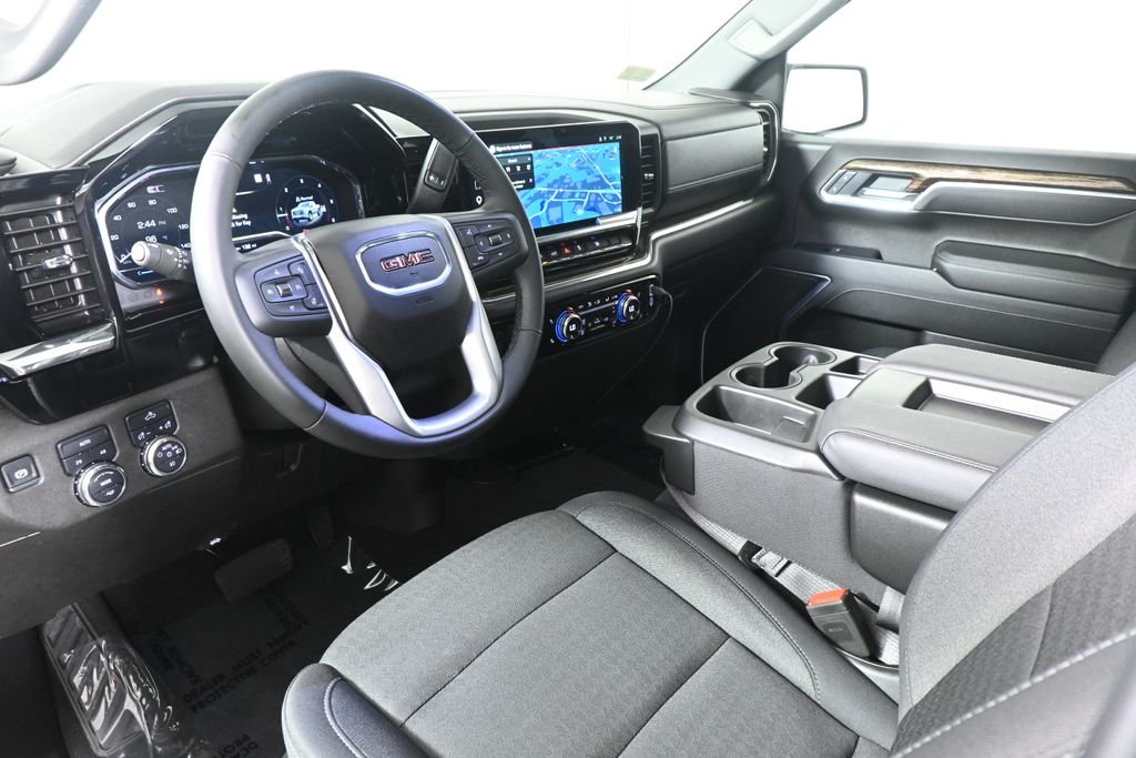 Used 2025 White GMC Elevation image 15