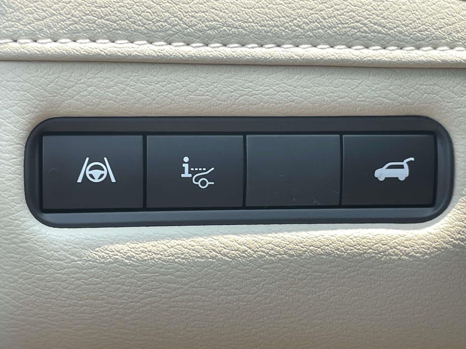 New 2026 Everest White Pearl Tricoat/Super Black Nissan Platinum Reserve image 33