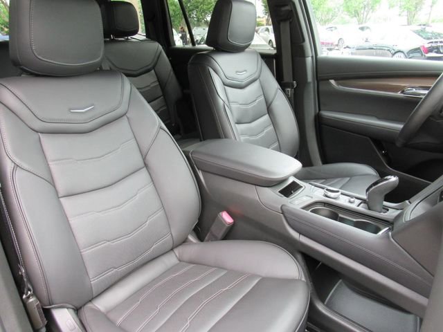 Used 2025 Stellar Black Metallic Cadillac Premium Luxury image 10