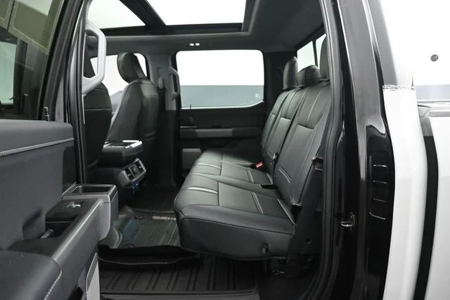 Certified Used 2023 Avalanche Ford XLT image 22