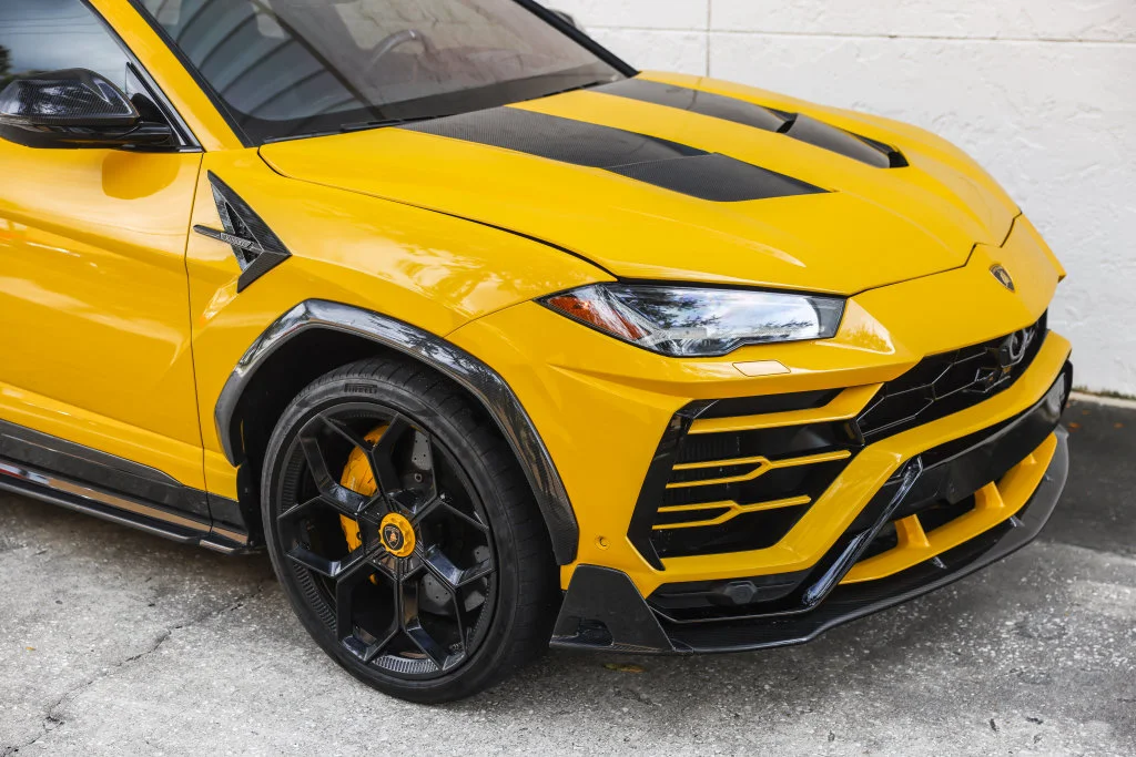 Used 2019 Yellow Lamborghini Base image 5