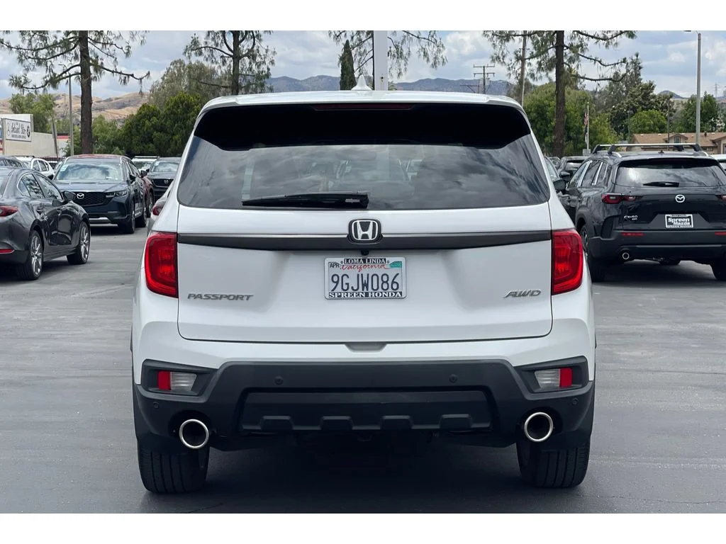 Certified Used 2023 Platinum White Pearl Honda AWD EX-L image 4