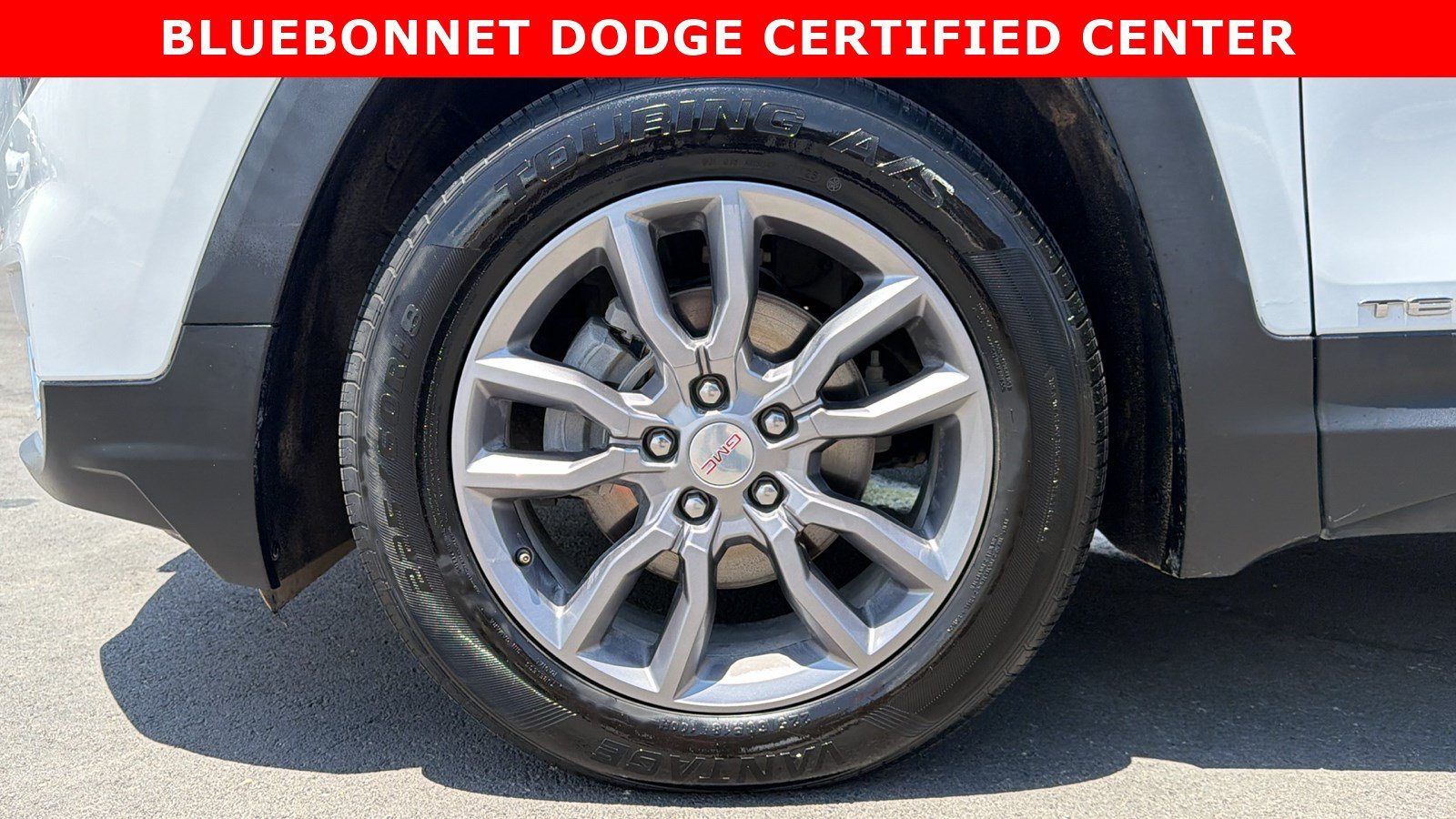 Used 2024 Summit White GMC SLT image 29