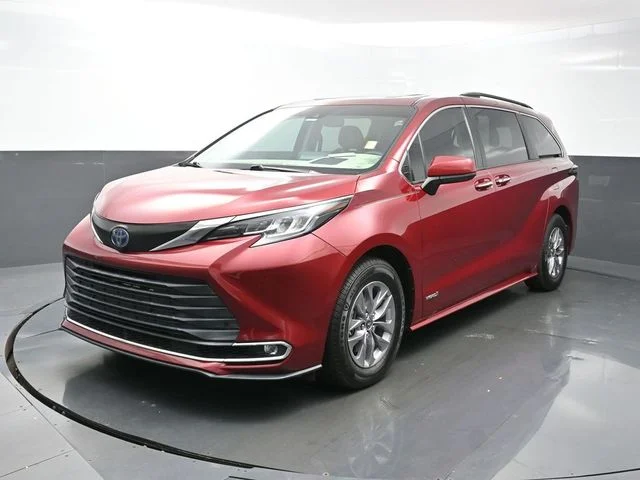 2021 Toyota Sienna XLE