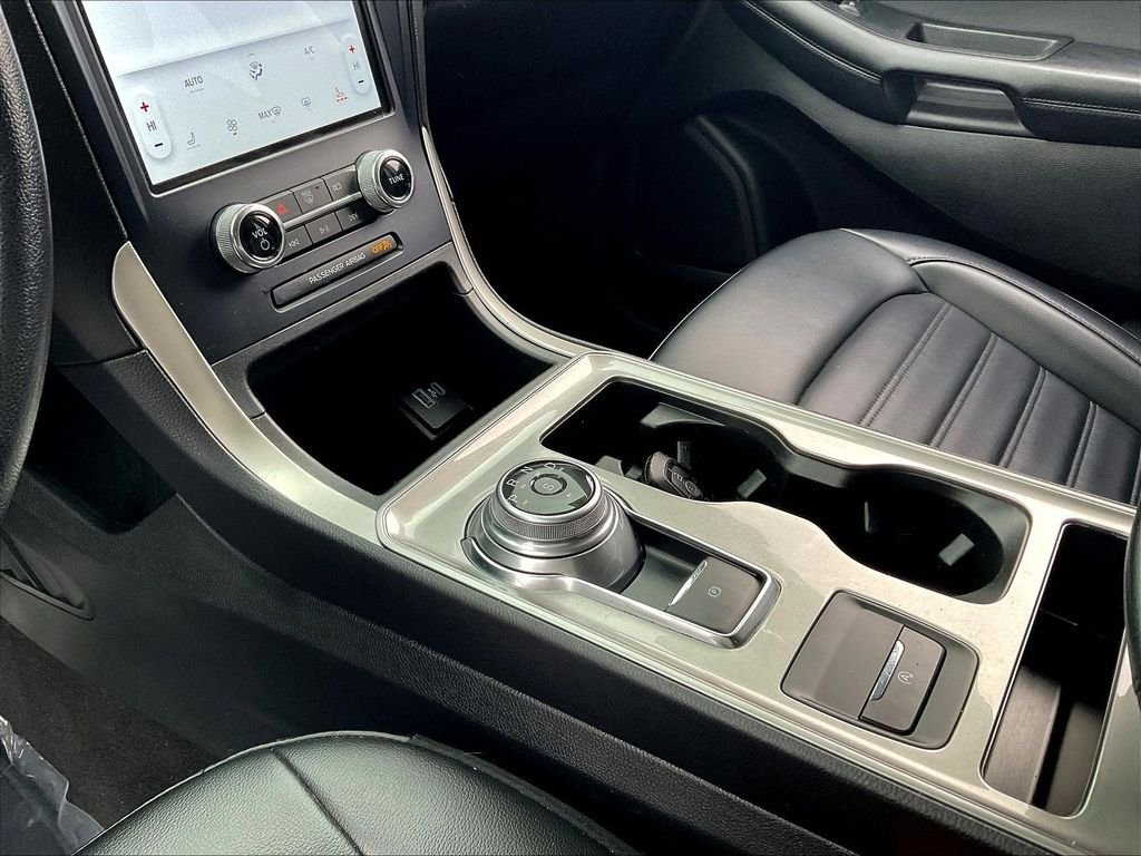 Used 2023 Black Ford SEL image 19