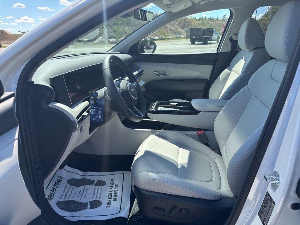 New 2026 White Hyundai SEL FWD image 14