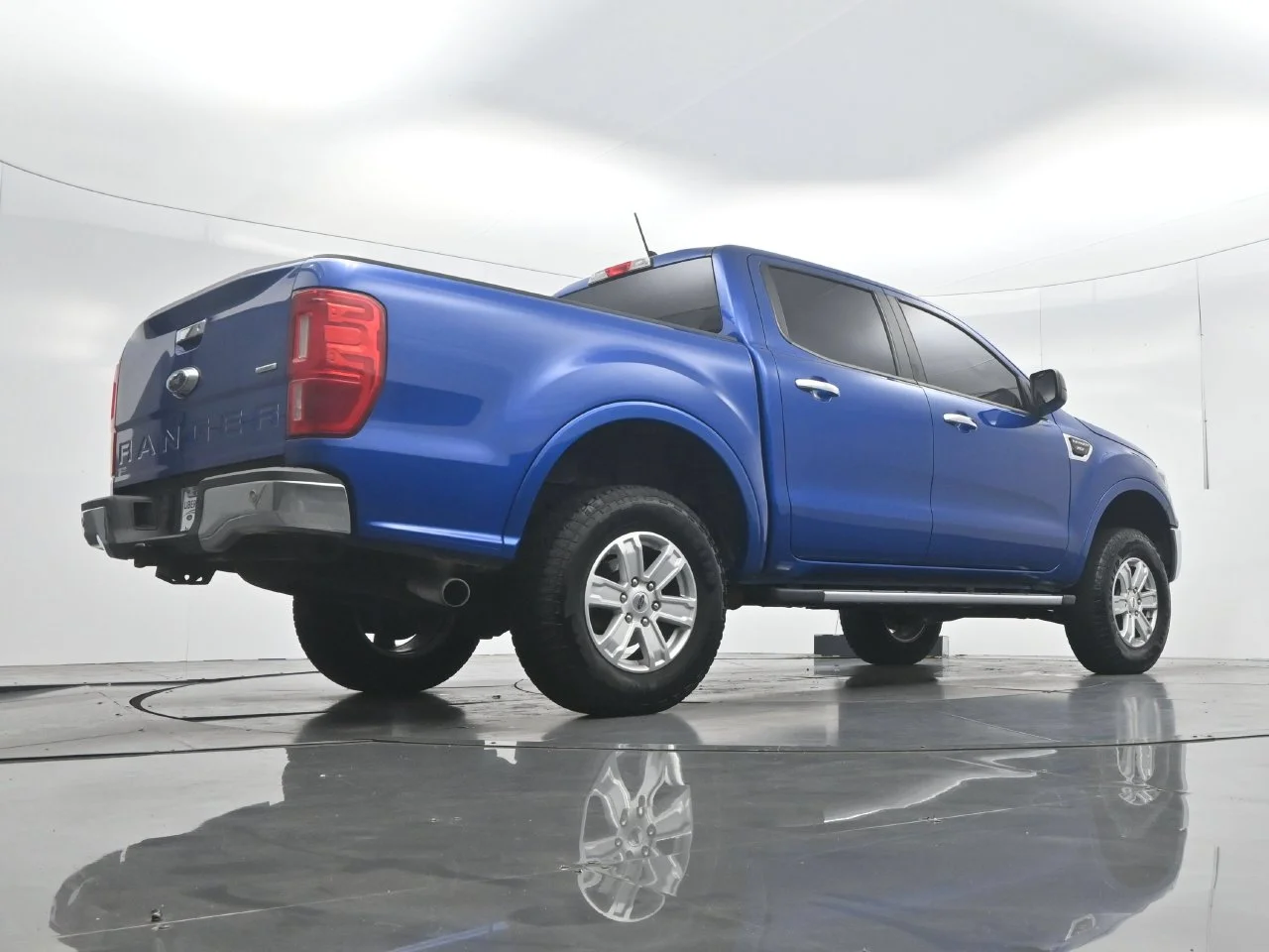 Used 2019 Lightning Blue Metallic Ford XLT image 49