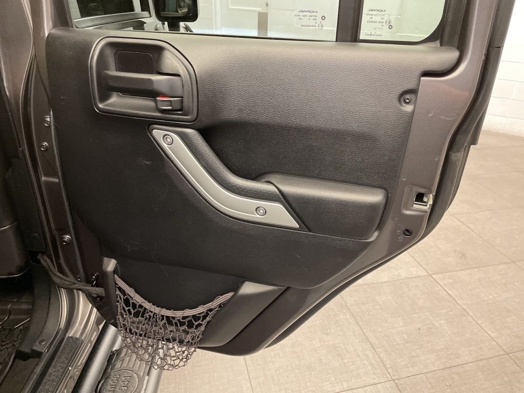 Used 2016 Gray Jeep Unlimited Rubicon image 27