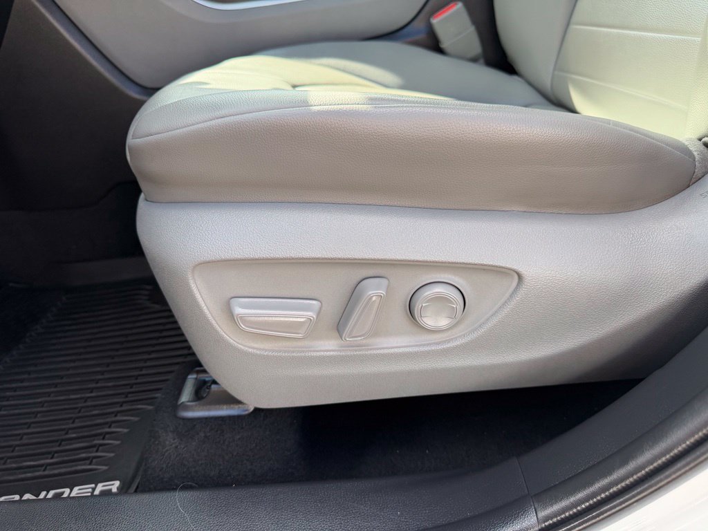 Used 2021 White Toyota XLE image 13