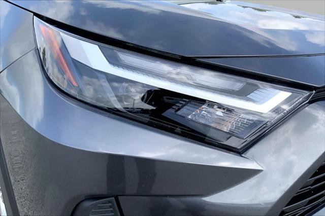 Certified Used 2025 MAGNETIC GRAY MET. Toyota  image 27