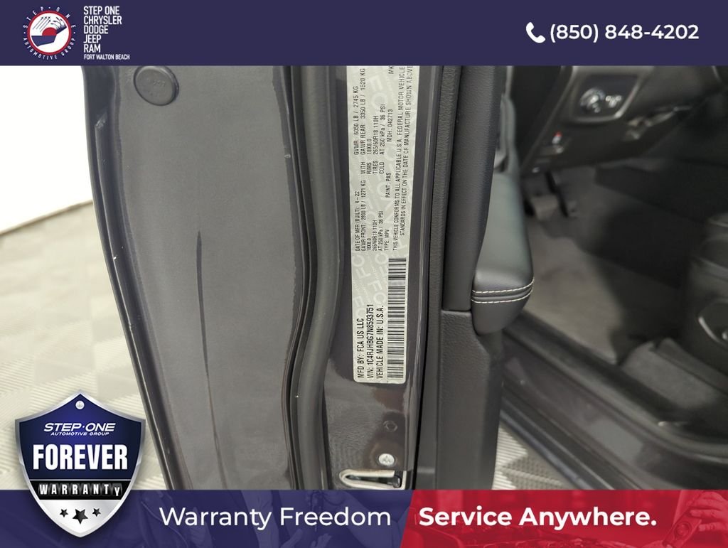 Used 2022 Gray Jeep Limited image 39