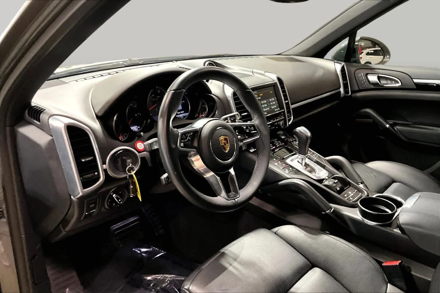 Used 2016 Meteor Gray Metallic Porsche  image 17