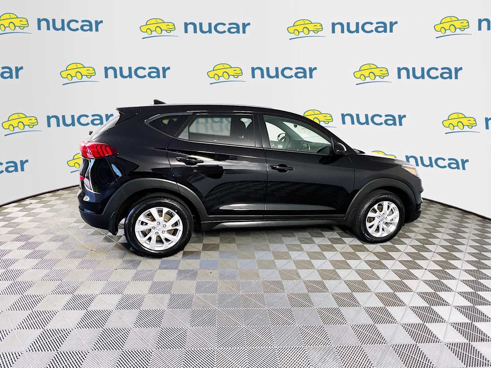 Used 2021 Black Noir Pearl Hyundai SE image 8