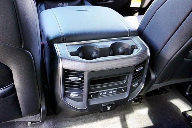 New 2026 Diamond Black Crystal Pearl-Coat Exterior Paint RAM Laramie image 24