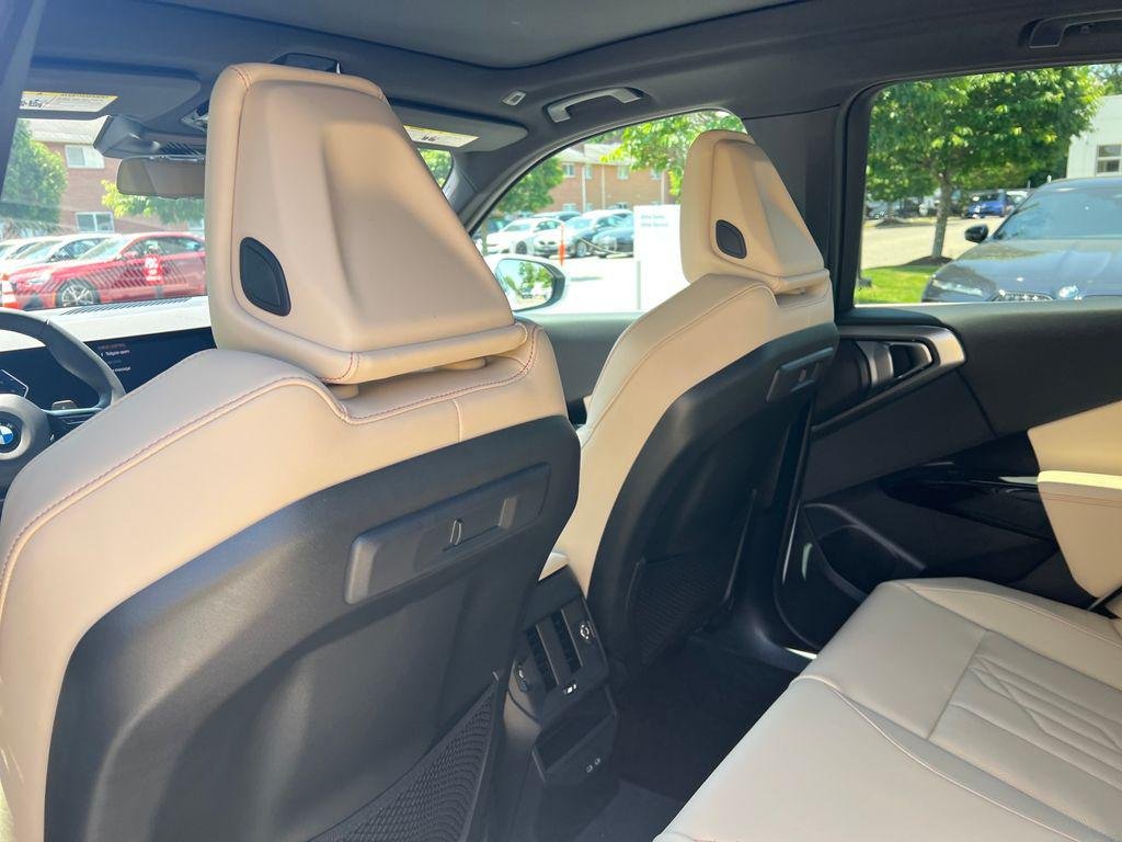 New 2026 Alpine White BMW 30 xDrive image 24