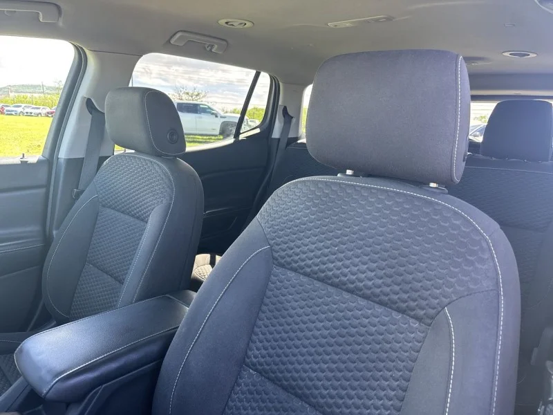 Used 2017 Ebony Twilight Metallic GMC SLE image 15