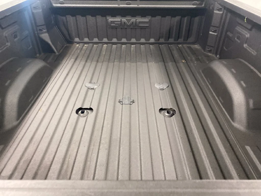 Used 2024 Silver GMC SLT image 9