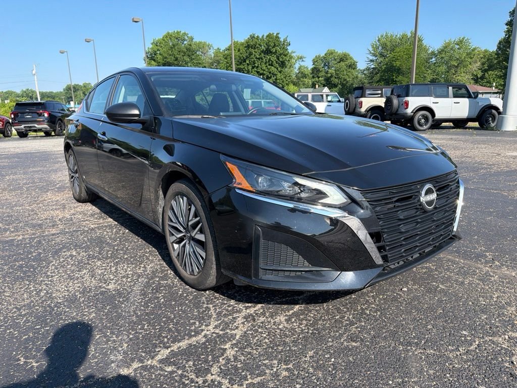 Used 2025 Black Nissan 2.5 SV image 10