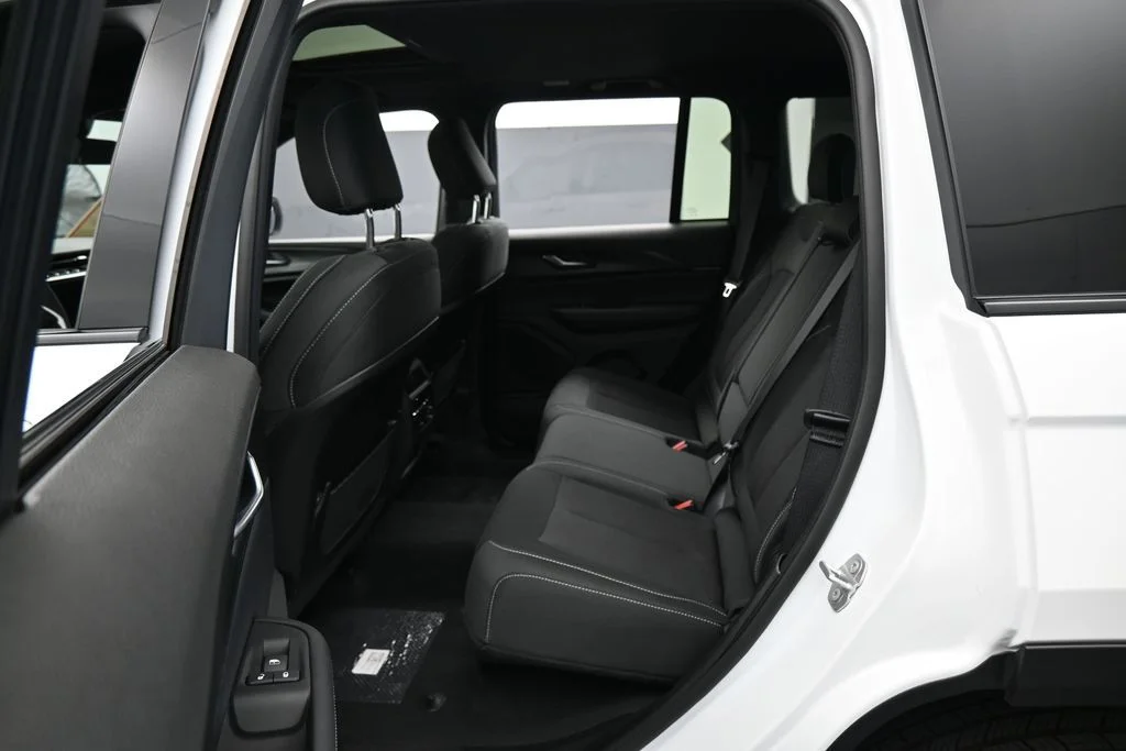Used 2025 Bright White Clearcoat Jeep Laredo X image 27