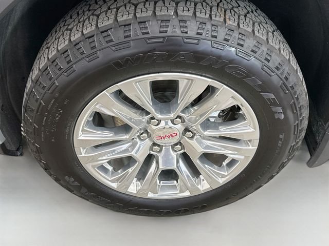 Used 2023 Silver GMC Denali image 32