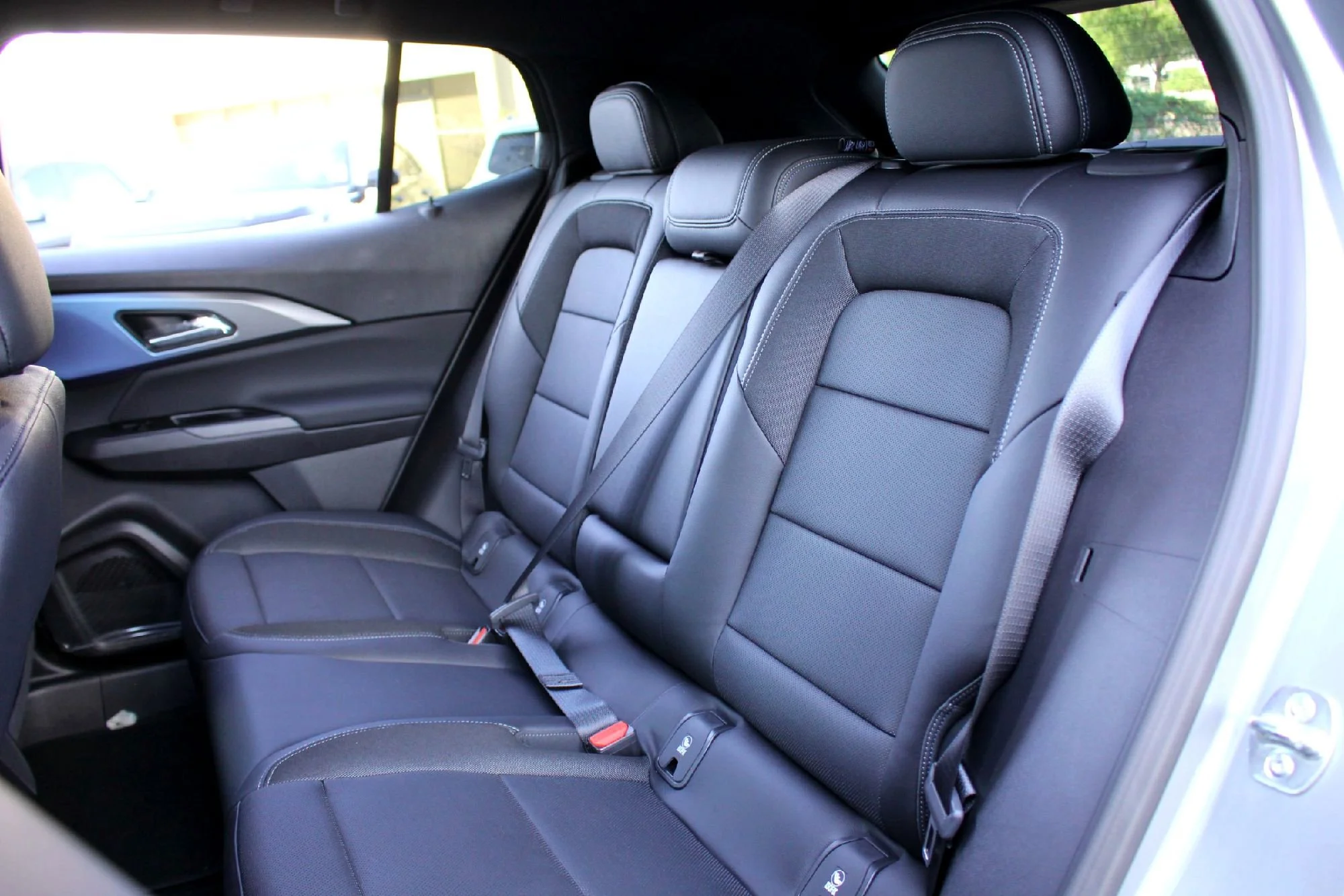 2025 Chevrolet Equinox EV 1LT - Photo 18