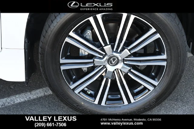 Used 2018 White Lexus 570 image 16