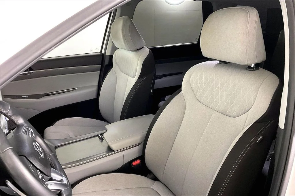 Used 2021 White Hyundai SEL image 24