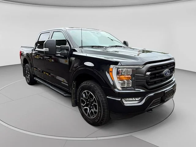Used 2023 Agate Black Metallic Ford XLT image 7