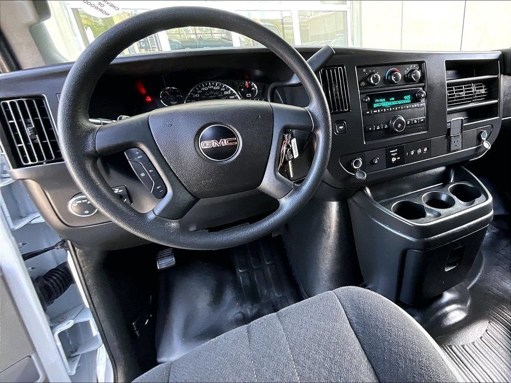 Used 2025 Summit White GMC Work Van image 17