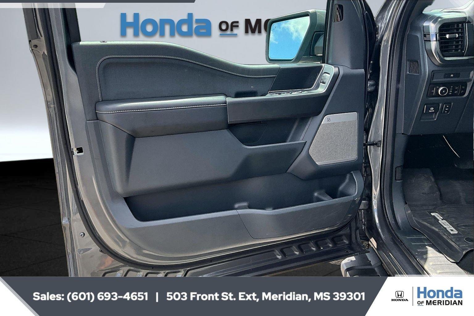 Used 2025 Carbonized Gray Ford LARIAT image 17