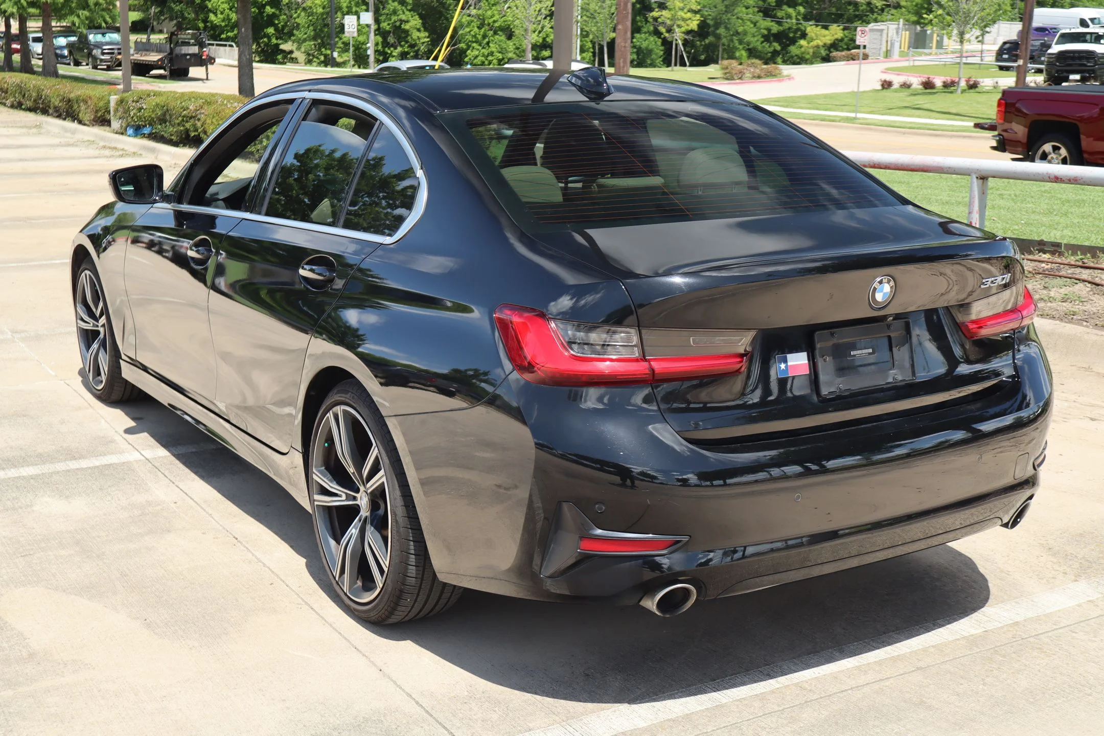 Used 2021 Black BMW 330i image 6