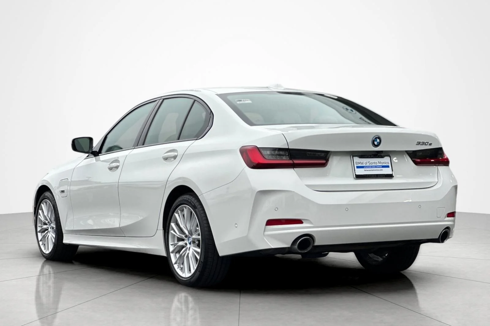 Used 2023 Alpine White BMW 330e image 3