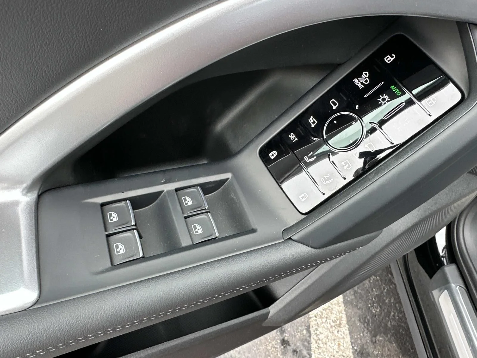 Used 2025 Black Audi  image 13